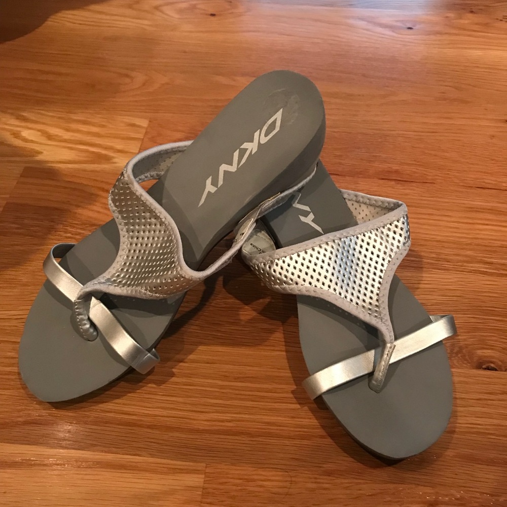 DKNY Flip Flops